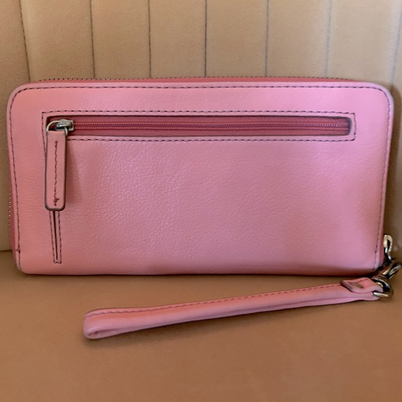 Fossil Zipped Clutch - Picture 2 of 3